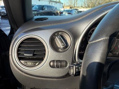 Used 2014 Volkswagen Beetle 2.5 image 19