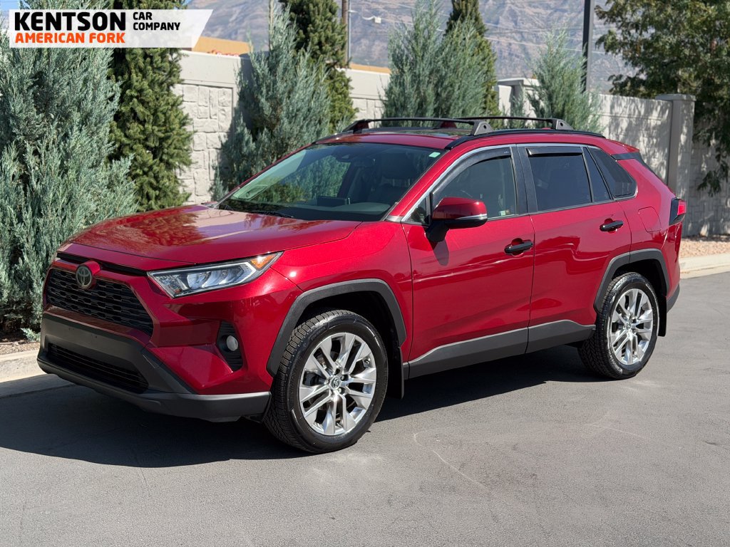 Used 2019 Toyota RAV4 XLE Premium w/ Cold Weather Package AWD/4WD image 3