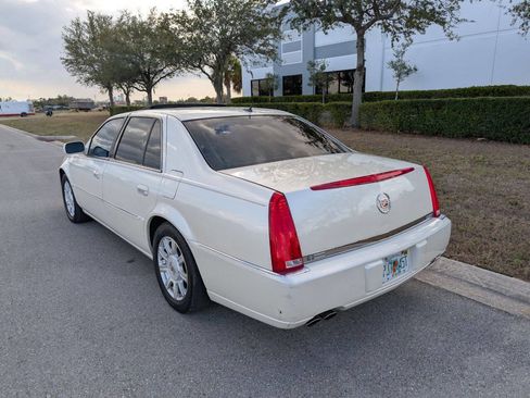 Used 2008 Cadillac DTS Luxury I w/ Sun And Sound Package image 8