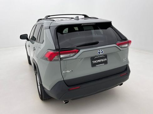 Used 2021 Toyota RAV4 XLE image 12