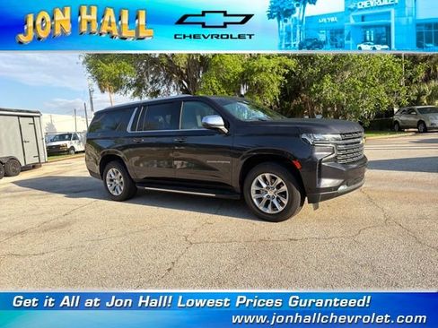 Used 2024 Chevrolet Suburban Premier image 17