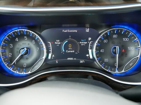 Used 2023 Chrysler Pacifica Limited image 21