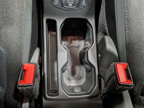 Used 2023 Jeep Renegade Latitude w/ Premium Group image 28