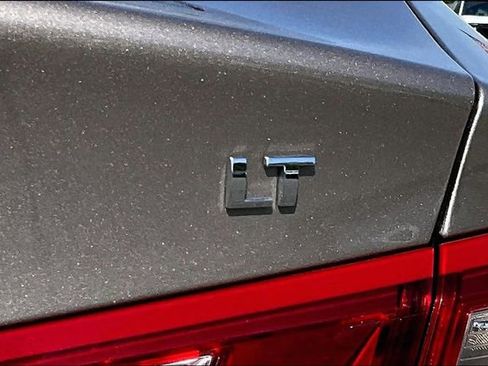 Used 2025 Chevrolet Malibu LT FWD image 23