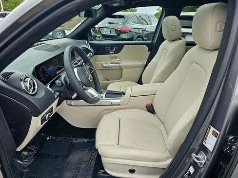 New 2026 Mercedes-Benz GLB 250 4MATIC image 17