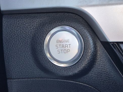 Used 2025 Kia Telluride S image 28