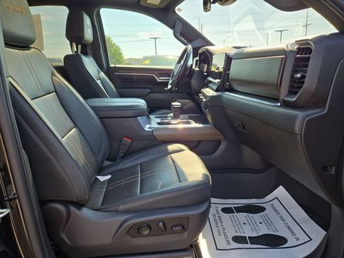 Used 2023 Chevrolet Silverado 1500 High Country w/ High Country Premium Package AWD/4WD image 39