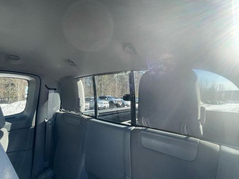 Used 2015 Toyota Tacoma 4x4 Access Cab w/ Convenience Package image 10