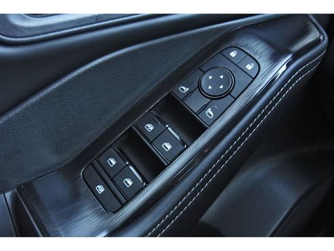 Certified 2025 Nissan Rogue SV image 22