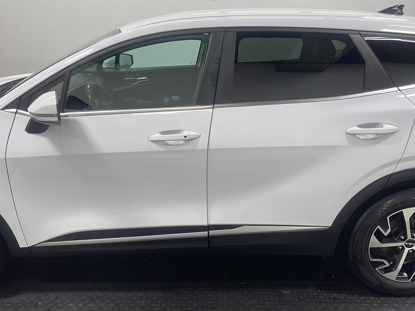 Used 2023 Kia Sportage EX FWD image 15