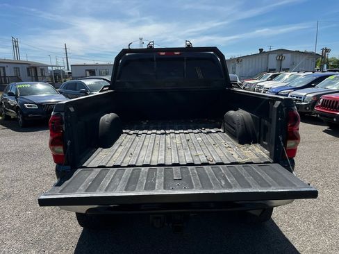 Used 2005 Chevrolet Silverado 2500 LT w/ Heavy-Duty Power Package AWD/4WD image 14