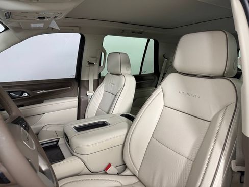 Used 2023 GMC Yukon Denali w/ LPO, Floor Liner Package AWD/4WD image 5
