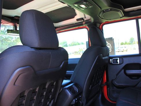 Used 2018 Jeep Wrangler Unlimited Rubicon AWD/4WD image 24