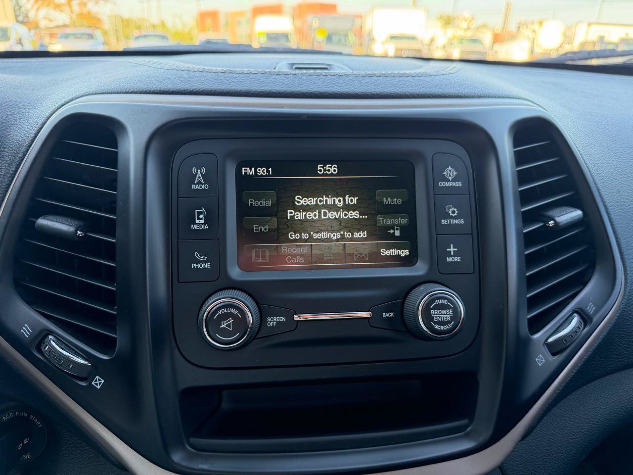 Used 2015 Jeep Cherokee Sport FWD image 18