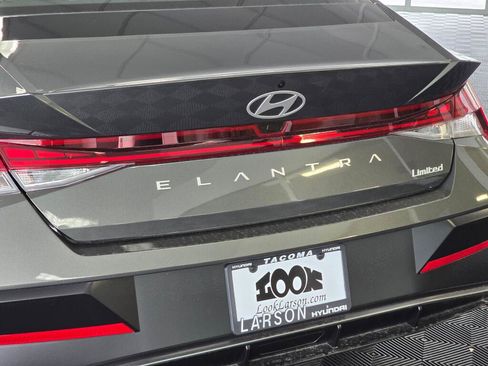 New 2026 Hyundai Elantra Limited FWD image 12