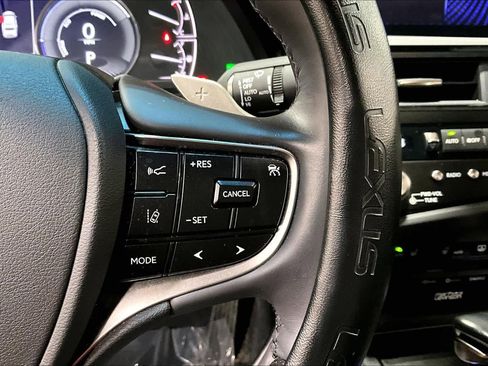 Used 2022 Lexus ES 300h Luxury w/ Accessory Package 2 image 25