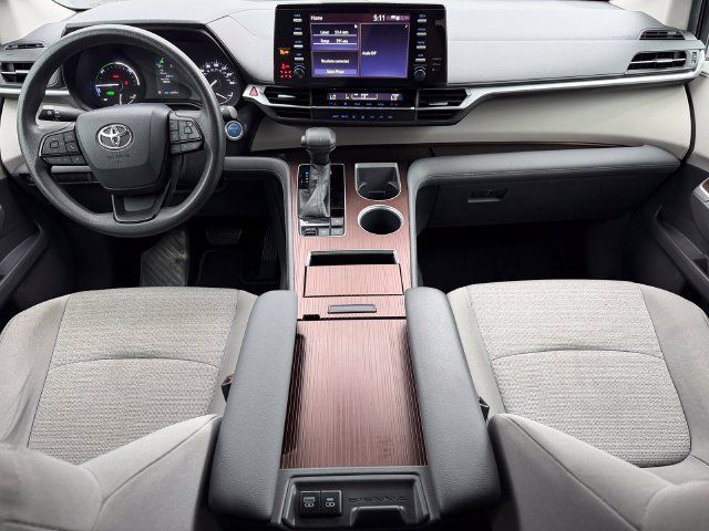 Certified 2022 Toyota Sienna LE FWD image 21