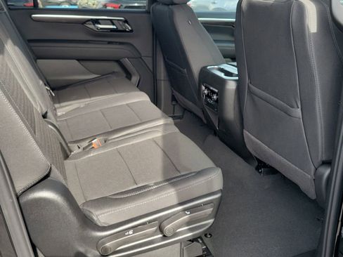 New 2026 Chevrolet Suburban LS image 17