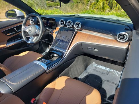 Used 2024 Mercedes-Benz CLE 300 4MATIC Cabriolet image 11