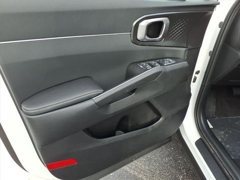 Used 2026 Kia Sorento LX FWD image 12