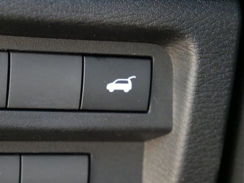 Used 2025 Mitsubishi Outlander SE AWD/4WD image 17