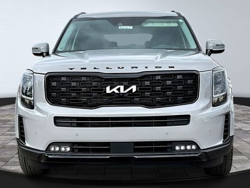 Used 2022 Kia Telluride SX w/ SX Prestige Package image 3