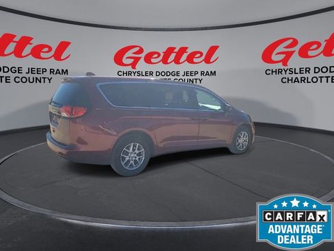 Used 2017 Chrysler Pacifica LX image 8