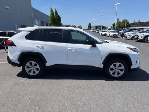 Used 2024 Toyota RAV4 LE image 4