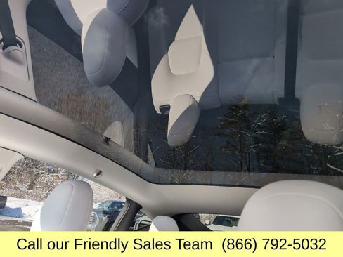 Used 2022 Tesla Model Y Performance image 22