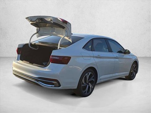 New 2026 Volkswagen Jetta SEL image 2