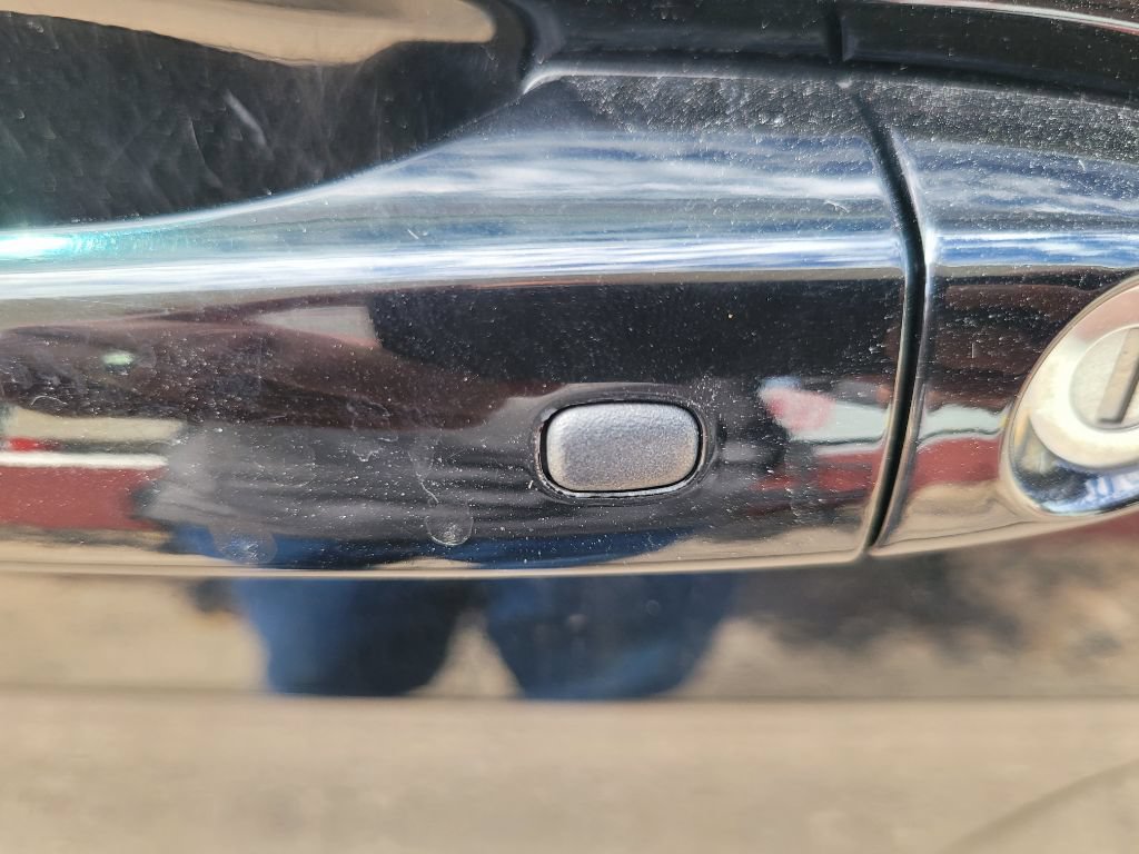 Used 2020 Jeep Cherokee Trailhawk w/ Cold Weather Group AWD/4WD image 16