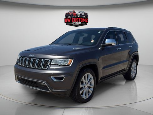 Used 2017 Jeep Grand Cherokee Limited AWD/4WD image 3