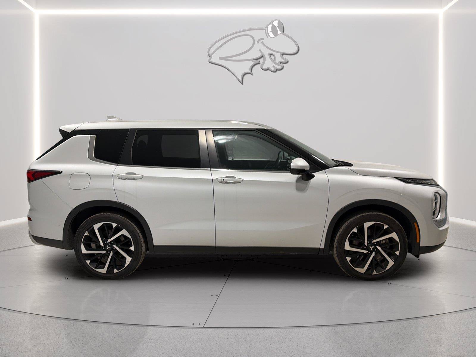 Used 2024 Mitsubishi Outlander SE AWD/4WD image 6