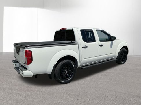 Used 2020 Nissan Frontier SV w/ Midnight Edition Floor Mats AWD/4WD image 3
