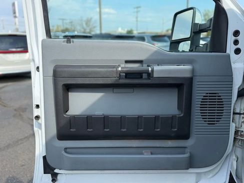 Used 2015 Ford F350 XLT w/ XTR Package image 4