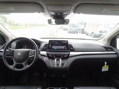 Certified 2025 Honda Odyssey EX-L image 11