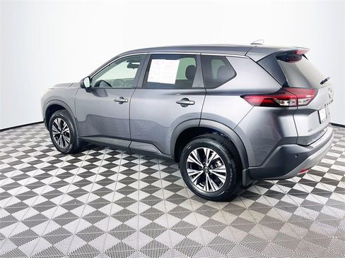 Used 2023 Nissan Rogue SV image 6