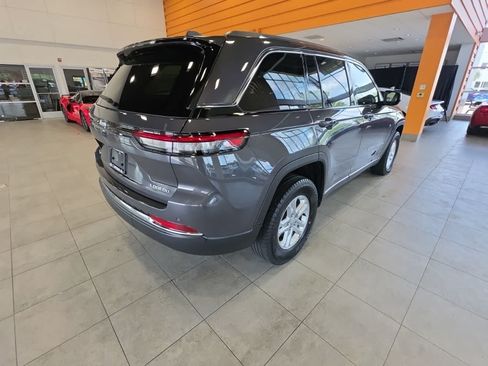 Used 2023 Jeep Grand Cherokee Laredo w/ Luxury Tech Group I AWD/4WD image 10