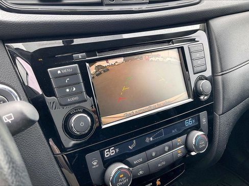 Used 2018 Nissan Rogue SV FWD image 23