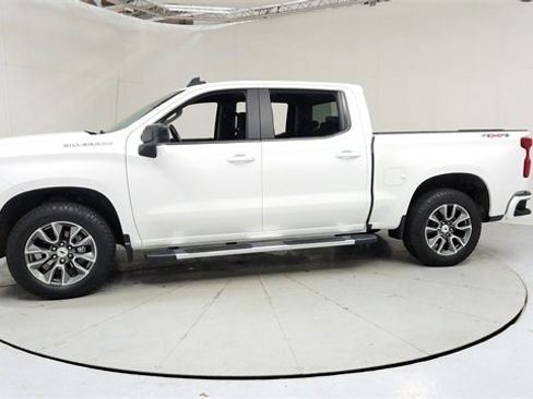 Used 2023 Chevrolet Silverado 1500 RST image 2