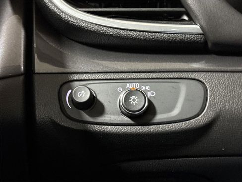 Used 2022 Buick Encore Preferred w/ Safety Package image 17