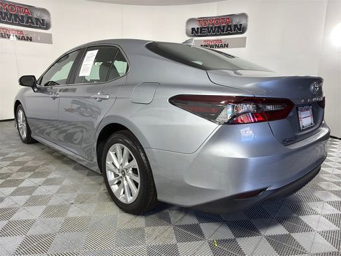 Used 2023 Toyota Camry LE image 5