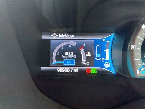 Used 2016 Ford Fusion SE FWD image 18