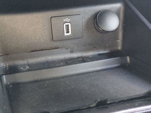 Used 2018 Ford Fusion SE w/ Equipment Group 201A image 21