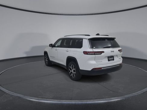 Used 2023 Jeep Grand Cherokee L Limited w/ Trailer Tow Group (B) AWD/4WD image 12