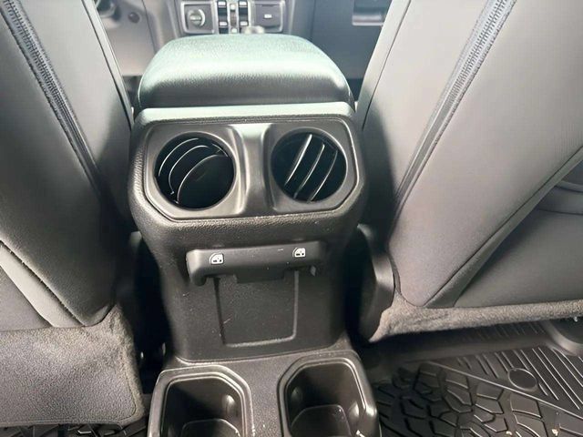 Used 2023 Jeep Gladiator Sport AWD/4WD image 25
