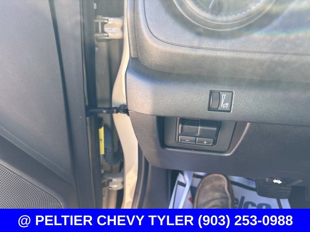 Used 2023 Chevrolet Colorado W/T w/ Technology Package RWD image 12