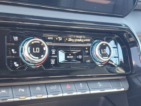 New 2026 GMC Sierra 1500 AT4 w/ AT4 Premium Package AWD/4WD image 24