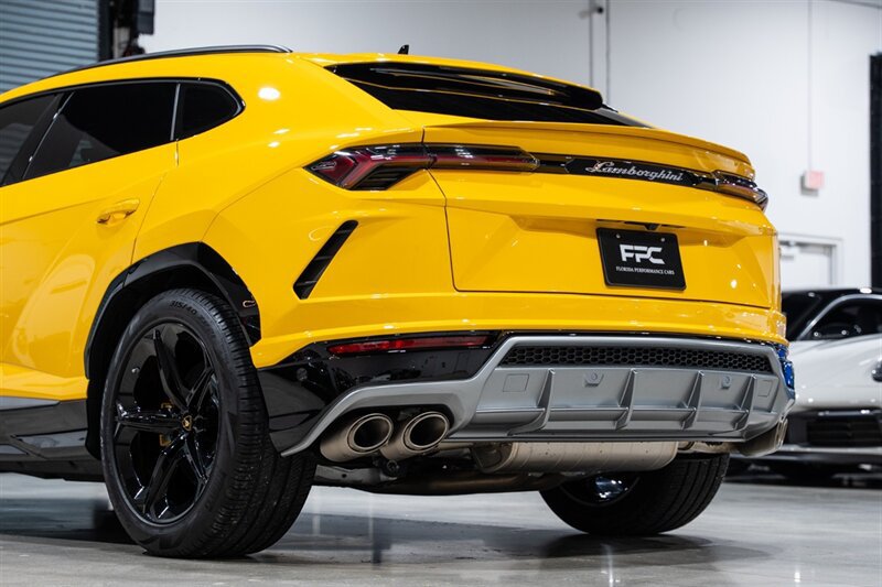 Used 2020 Lamborghini Urus AWD/4WD image 17