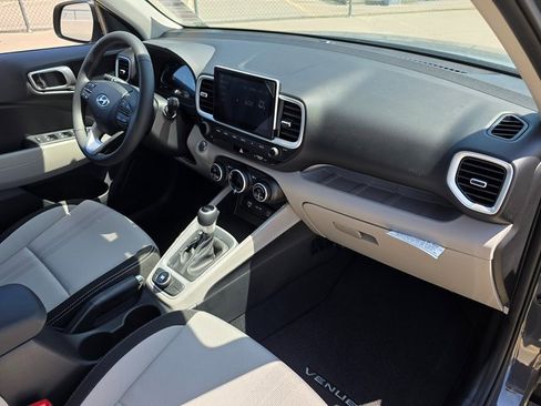 New 2025 Hyundai Venue SEL image 9